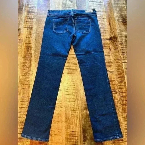 Levi’s slight curve medium rise straight jeans size 28 - Picture 3 of 3